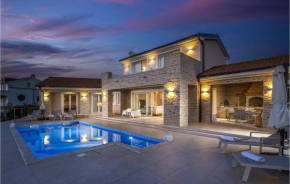 Amazing Home In Malinska